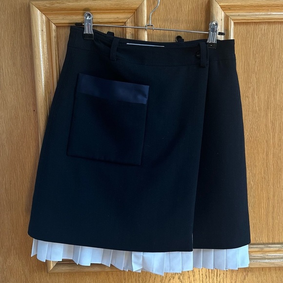 Victoria Beckham Two-Piece Pleated Skirt - Size US 2 - Picture 2 of 10